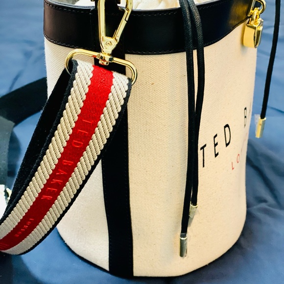 Ted Baker Jettia Canvas padlock detail bucket bag - Picture 2 of 12
